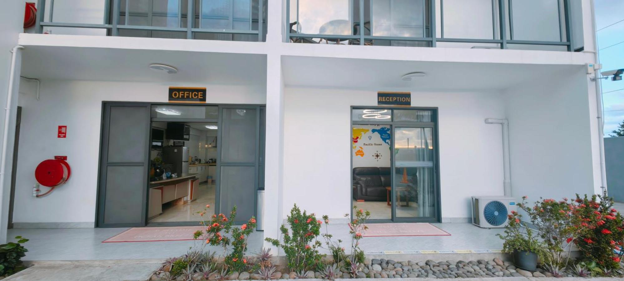 نادي Ocean Breeze Apartment المظهر الخارجي الصورة
